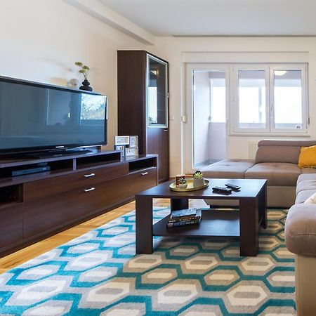 Oscar Apartment Osijek Bagian luar foto