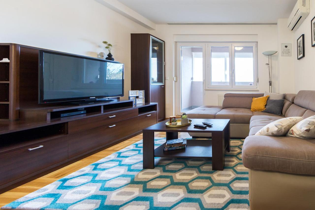 Oscar Apartment Osijek Bagian luar foto